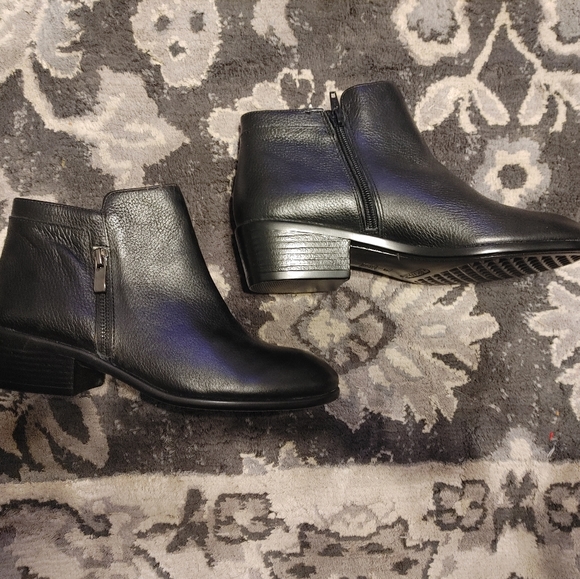 Aeropostale side zipper booties - Picture 3 of 3